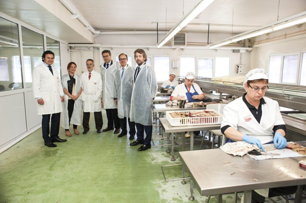 Visita ACEFAM y DELOITTE en la empresa conservas Lolin de Castro Urdiales