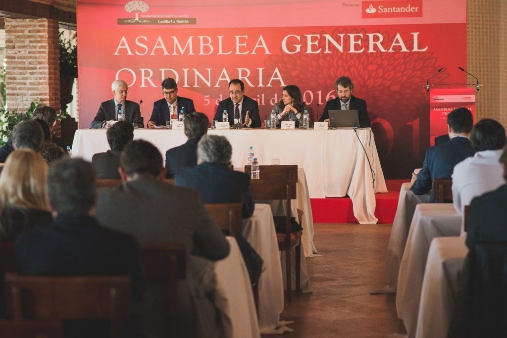 MESA REDONDA ASAMBLEA 2016web