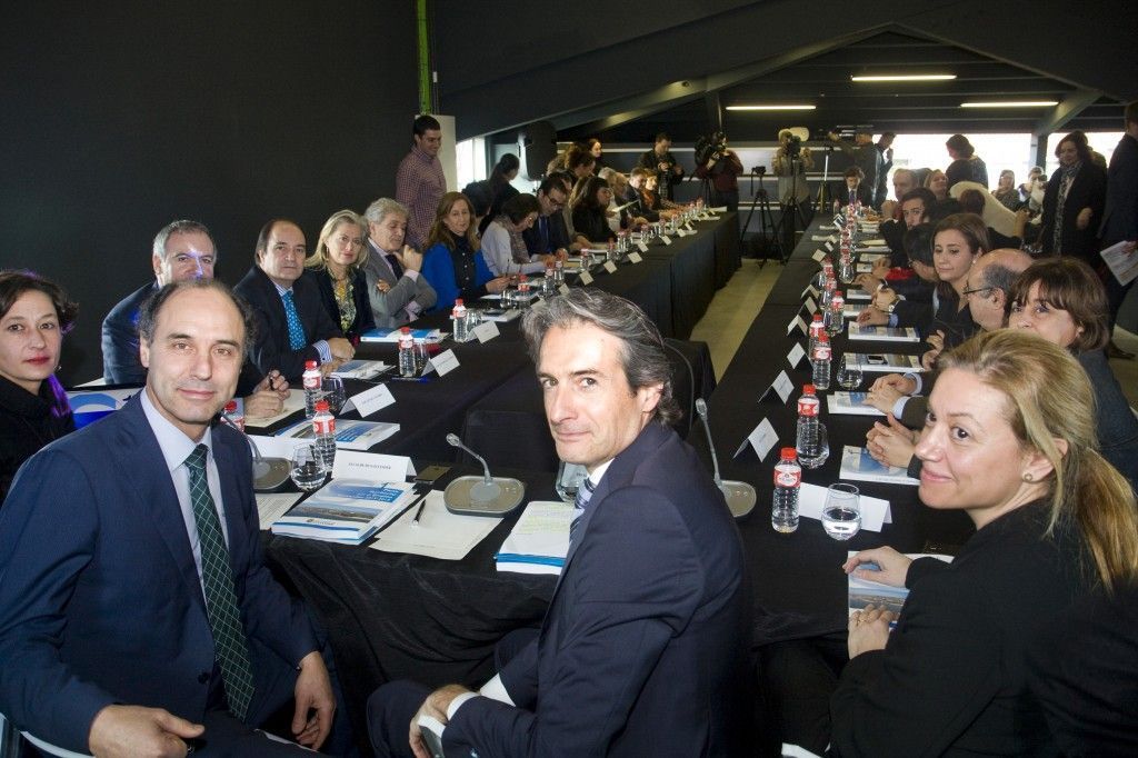 Firma del Pacto para el Empleo en Santander. Foto: Gobierno de Cantabria. Nacho Romero ©